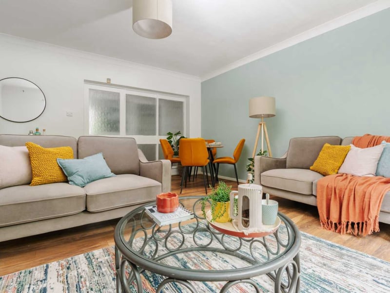 Lounge diner zoned and styled to sell